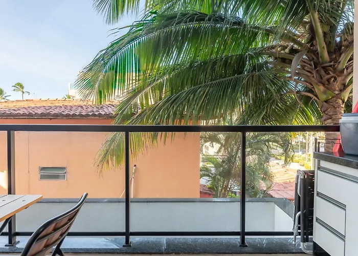 Centro da vila a 50m do mar com cozinha completa, varanda e piscina com vista panorâmica Pôrto das Galinhas